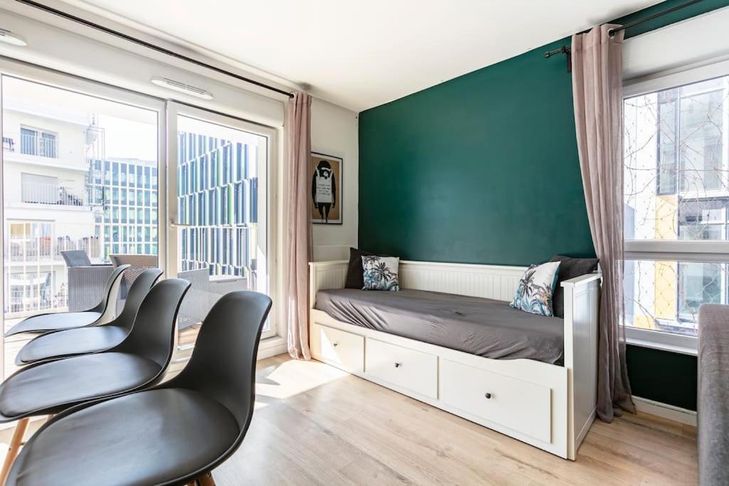 Grand Appartement , Paris La Defense Arena, 50 Metres De La Gare, 15 Min Champs Elysees 楠泰尔 外观 照片